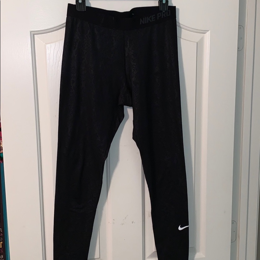 Nike pro thermal leggings